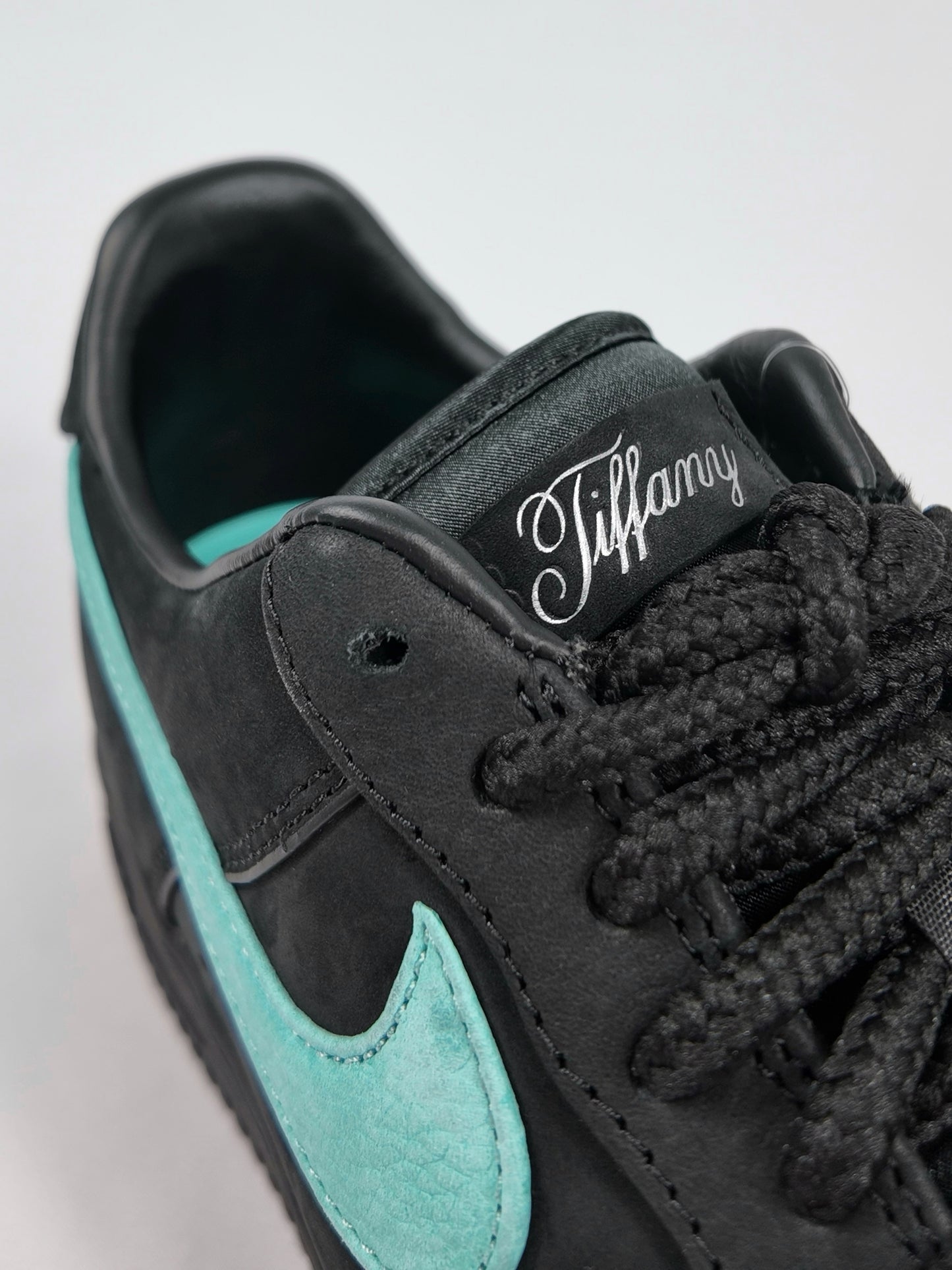 NIKE AF1 X TIFFANY SNEAKERS